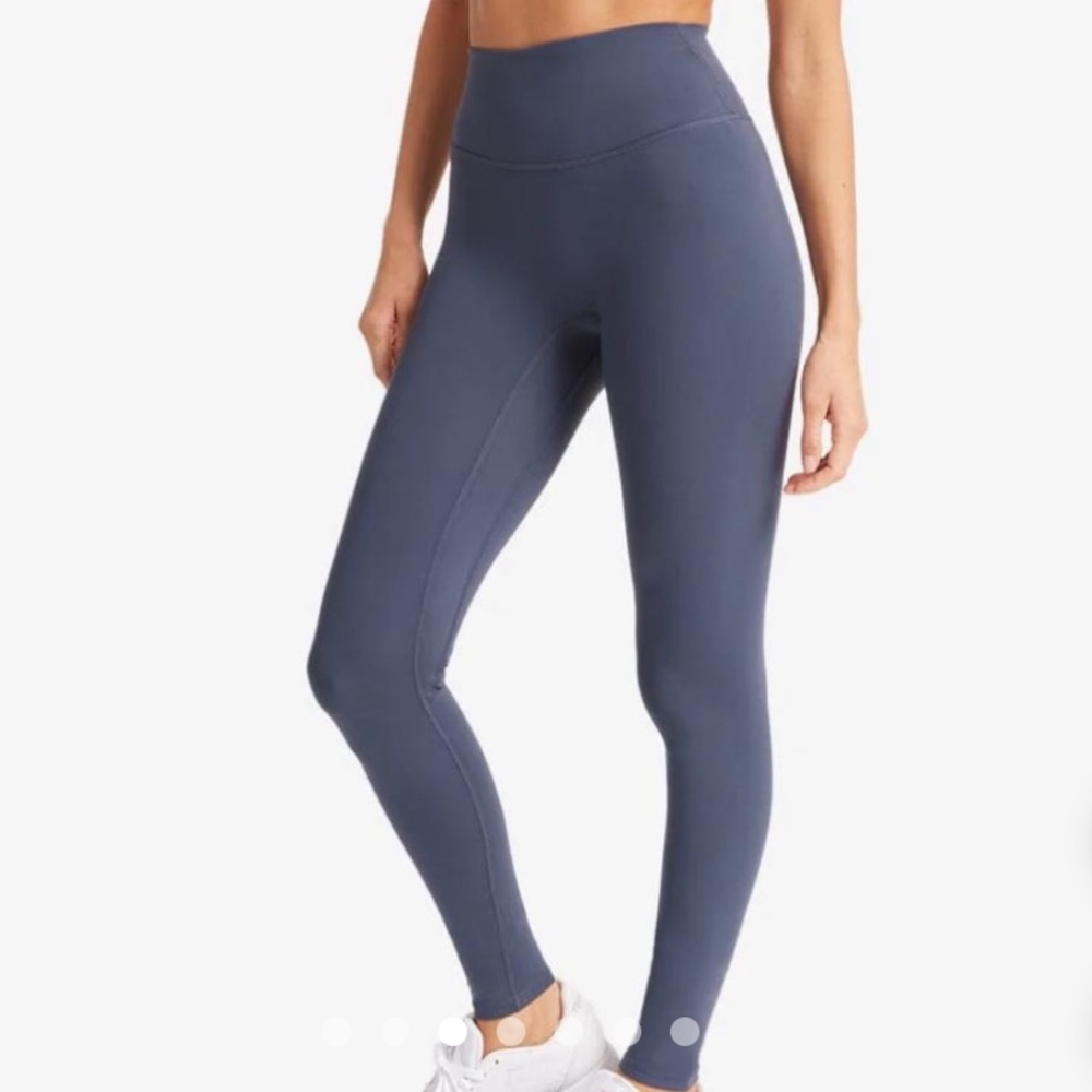 CSB Serenity Leggings in Studio. Women’s Large
